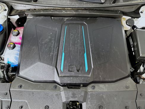 Used 2024 Hyundai Ioniq 5 SE image 32