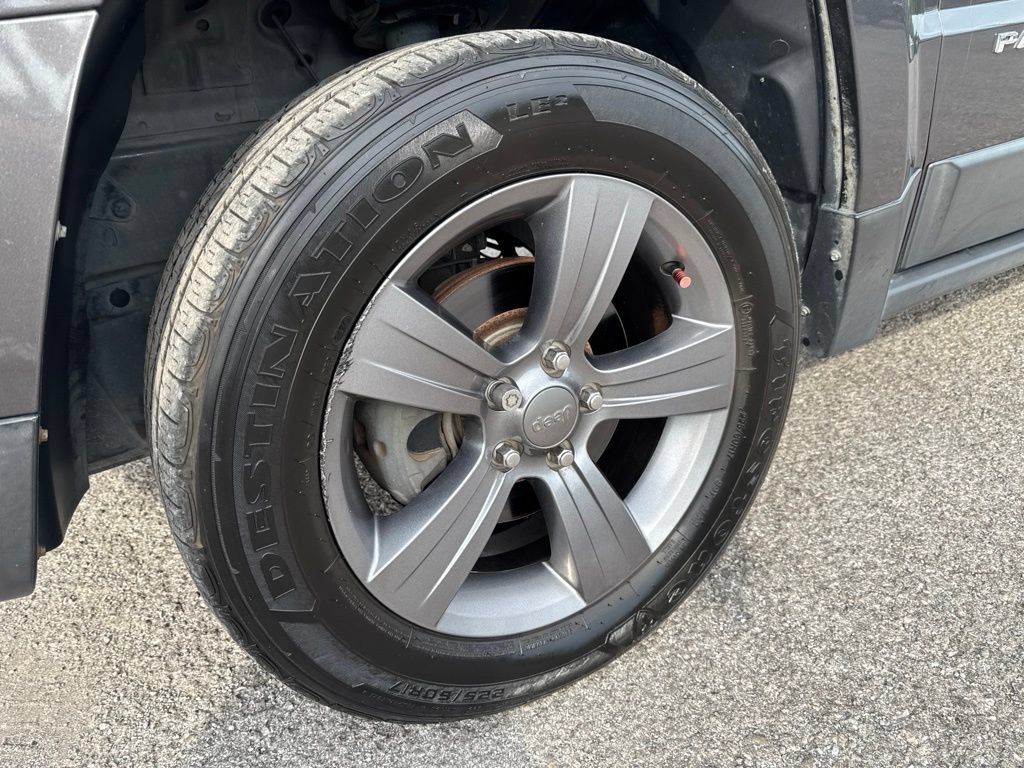 Used 2015 Jeep Patriot High Altitude FWD image 12
