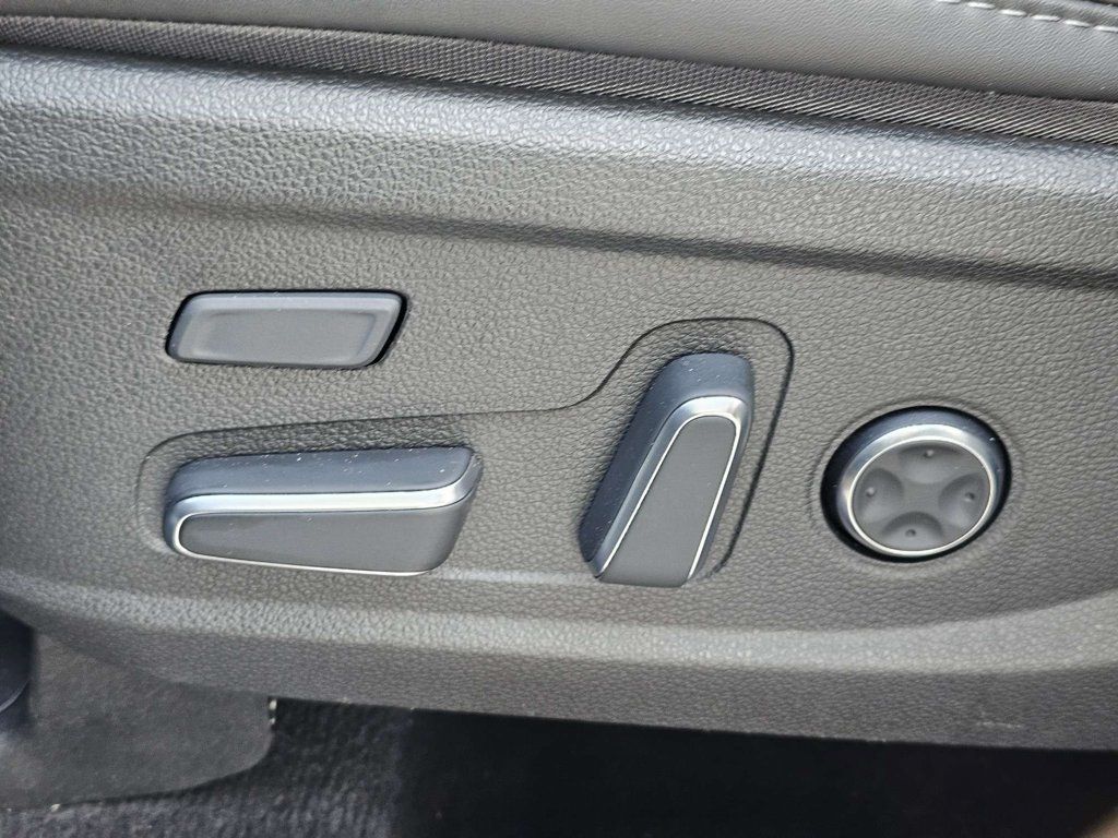 Used 2023 Hyundai Santa Fe Calligraphy FWD image 20
