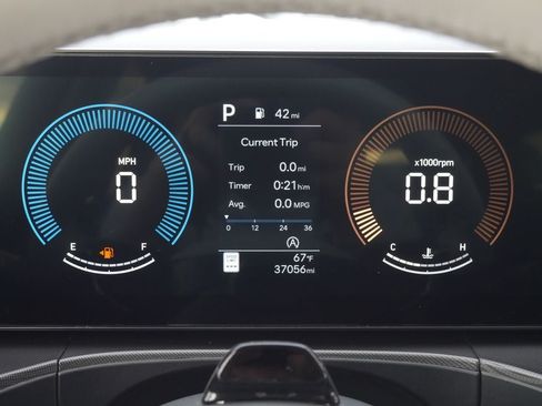 Used 2025 Hyundai Santa Fe SEL AWD/4WD image 46
