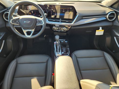 New 2026 Chevrolet Trax ACTIV w/ Sunroof Package image 7