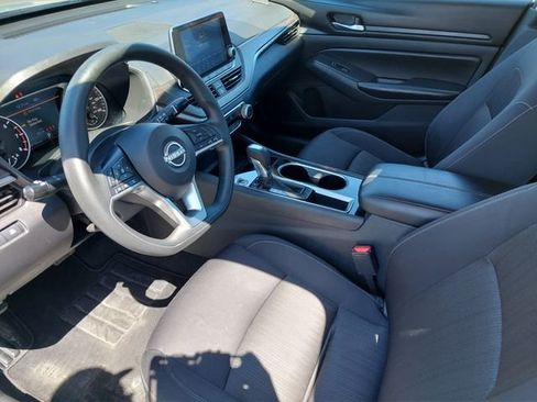 Used 2024 Nissan Altima 2.5 SV image 14