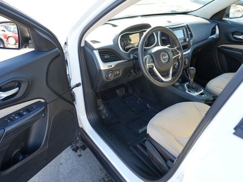 Used 2016 Jeep Cherokee Sport image 13