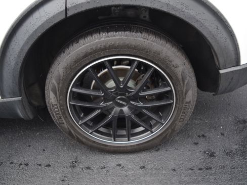 Certified 2020 Ford Explorer XLT w/ Class III Trailer Tow Package image 7