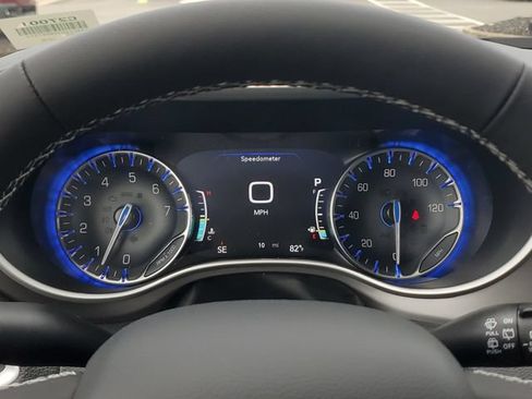 New 2027 Chrysler Pacifica Limited FWD image 25