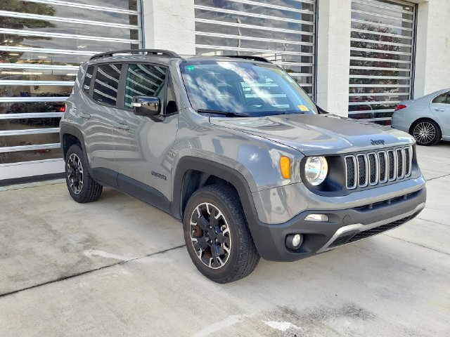 Used 2023 Jeep Renegade Latitude AWD/4WD image 3