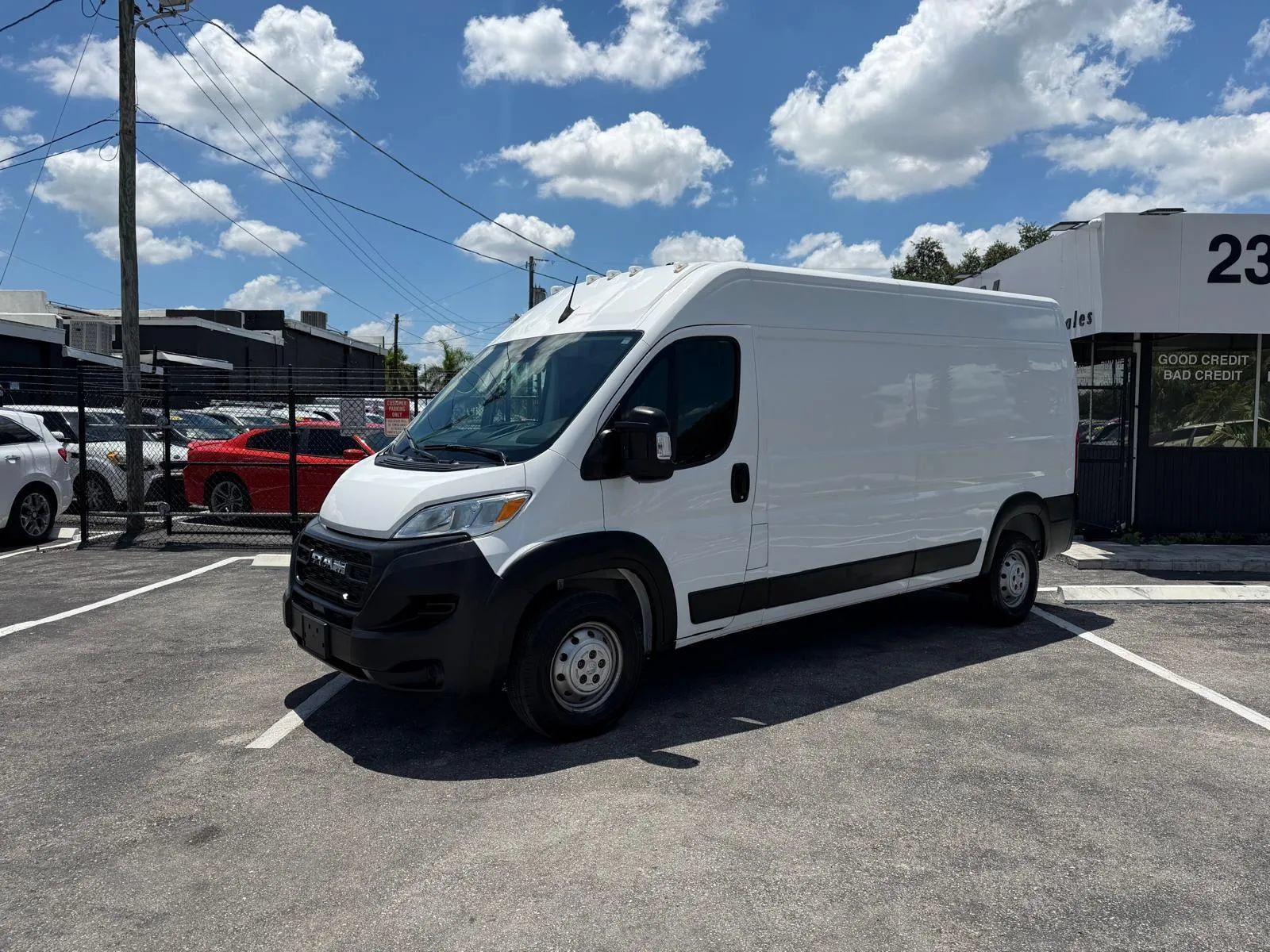 Used 2023 RAM ProMaster 2500 FWD image 1