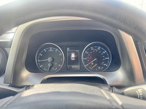 Used 2018 Toyota RAV4 LE FWD image 22