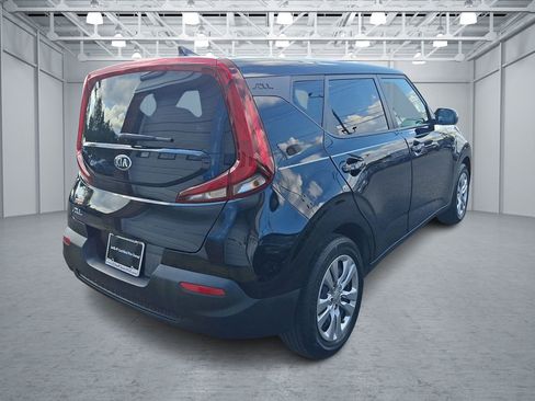 Used 2020 Kia Soul LX FWD image 11