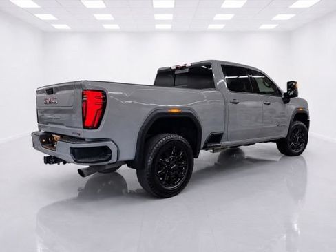 Used 2024 GMC Sierra 2500 AT4 w/ Technology Package AWD/4WD image 7