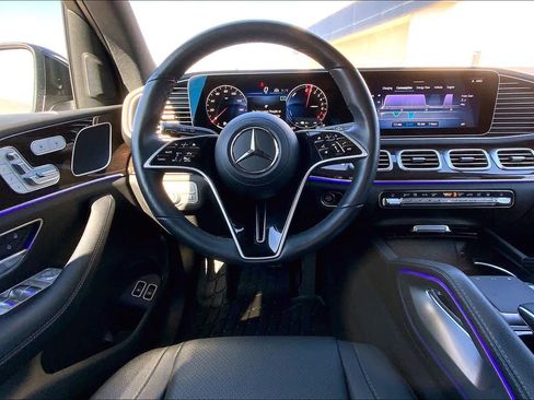 Used 2025 Mercedes-Benz GLE 450e 4MATIC image 6