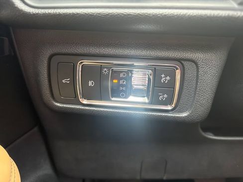 Used 2020 Lincoln Corsair Reserve AWD/4WD image 21