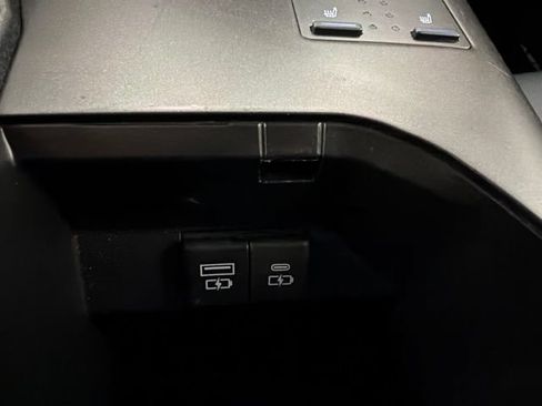 Used 2024 Toyota Camry SE FWD image 19