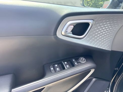 Used 2024 Kia Soul LX w/ Option Group 015 FWD image 22