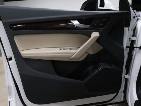 Used 2020 Audi Q5 2.0T Premium Plus w/ Premium Plus Package image 9