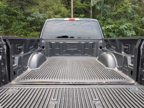 Used 2019 Ford F150 XLT w/ Equipment Group 302A Luxury AWD/4WD image 18
