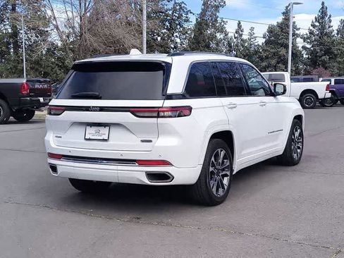Used 2023 Jeep Grand Cherokee Overland image 8