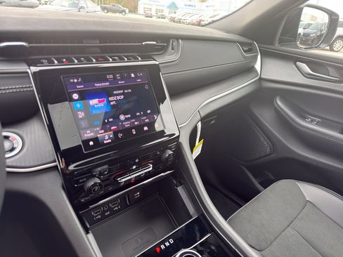 New 2025 Jeep Grand Cherokee Altitude w/ Trailer Tow Package image 20