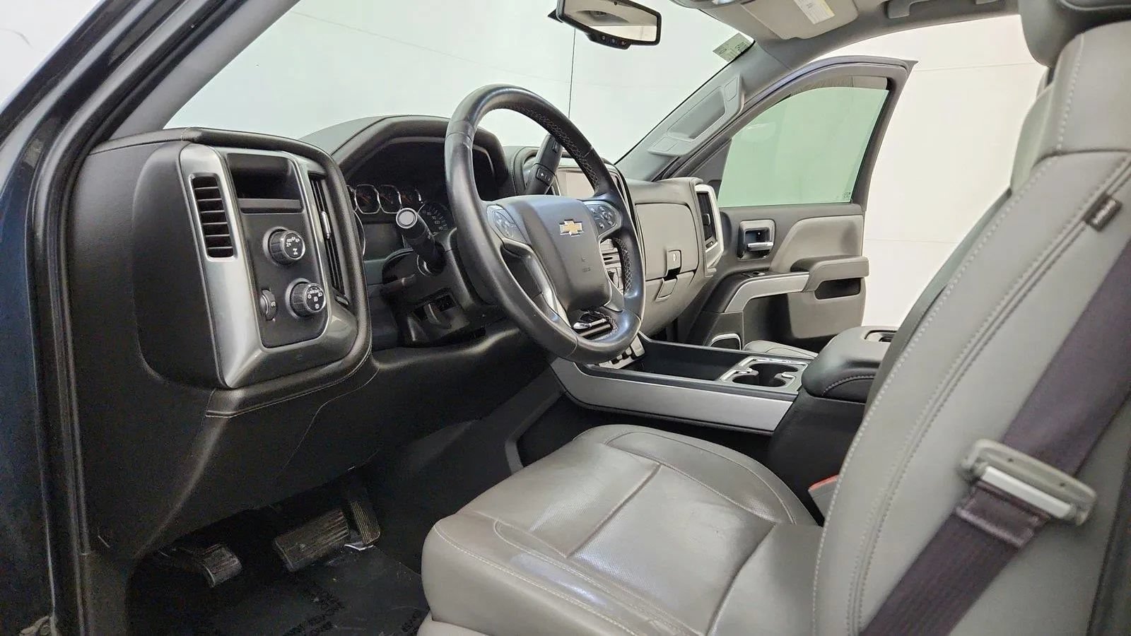 Used 2017 Chevrolet Silverado 1500 LTZ Z71 AWD/4WD image 23