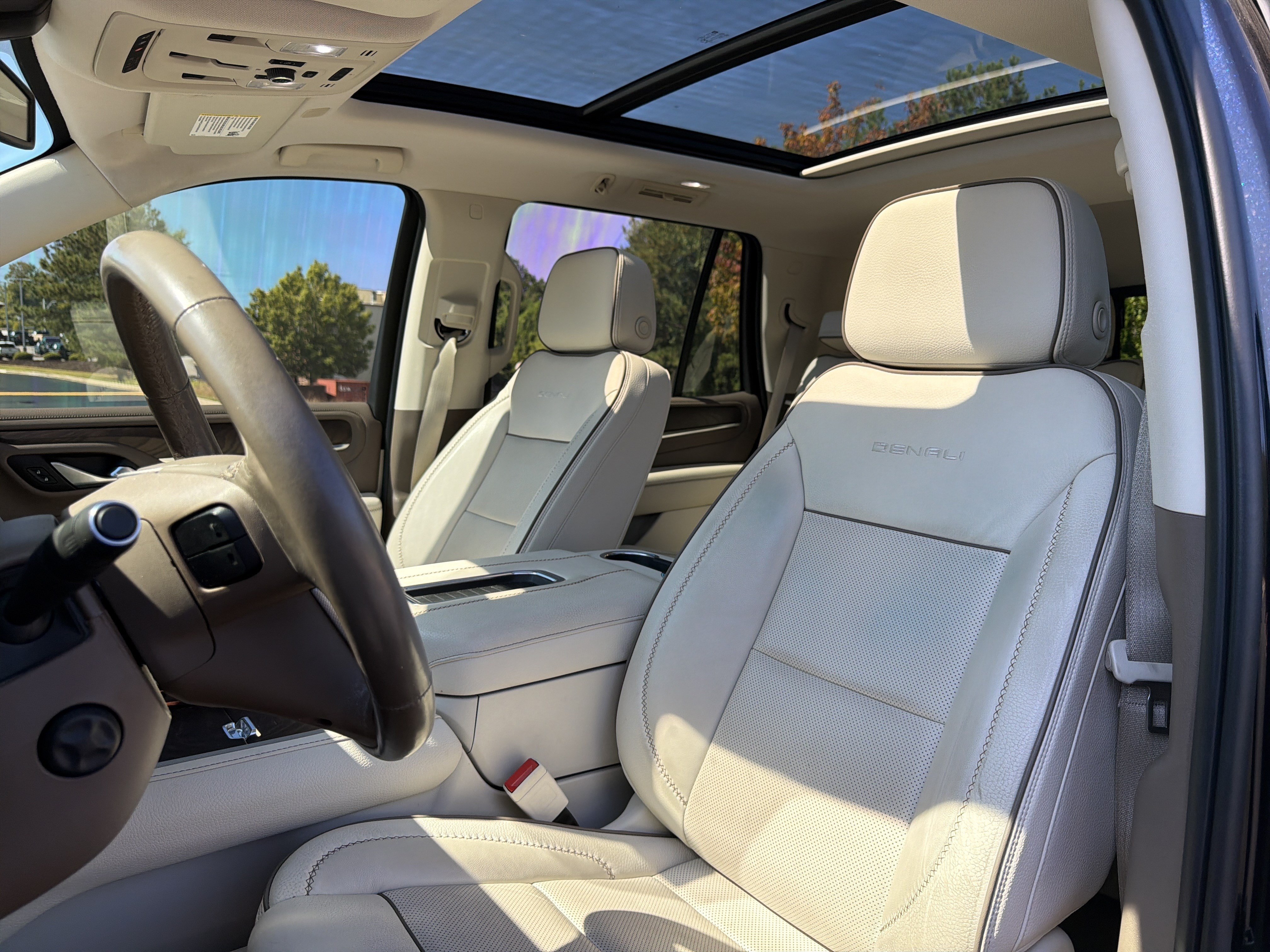 Used 2022 GMC Yukon Denali RWD image 7