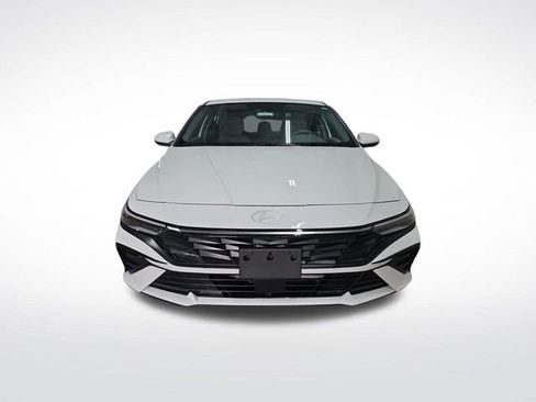 Certified 2025 Hyundai Elantra SEL image 12