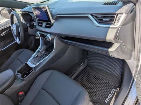 Used 2024 Toyota RAV4 SE image 22