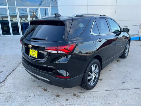 Used 2023 Chevrolet Equinox Premier AWD/4WD image 3