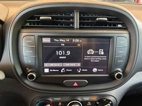 Used 2025 Kia Soul LX w/ LX Technology Package FWD image 20