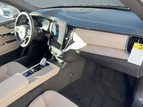 New 2026 Volvo XC90 B6 Plus w/ Protection Package Premier image 30