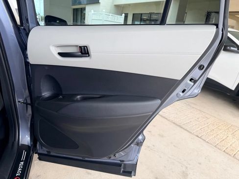 Used 2022 Toyota Corolla Cross L FWD image 31