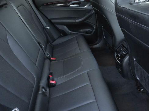 Used 2025 BMW X4 xDrive30i image 32