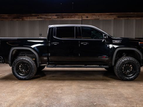 Used 2022 GMC Sierra 1500 AT4X image 11