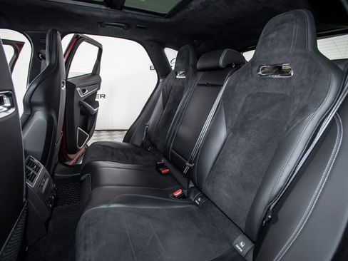 Used 2021 Jaguar F-PACE SVR image 19