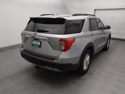 Used 2020 Ford Explorer XLT w/ Equipment Group 202A AWD/4WD image 7