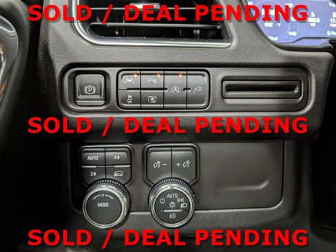 Used 2022 GMC Yukon SLT w/ SLT Premium Package image 24