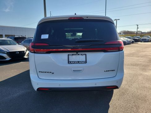 New 2026 Chrysler Pacifica Limited w/ S Appearance Package image 7