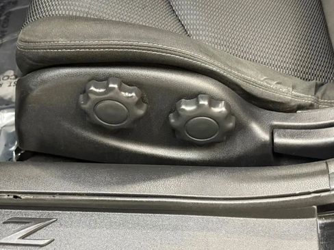 Used 2014 Nissan 370Z Touring image 17