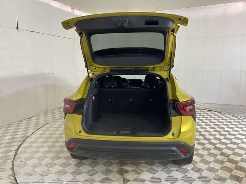 Used 2024 Chevrolet Trax RS w/ Driver Confidence Package FWD image 7