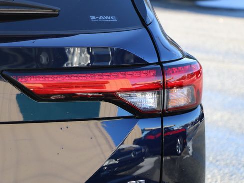 Used 2023 Mitsubishi Outlander SE image 7