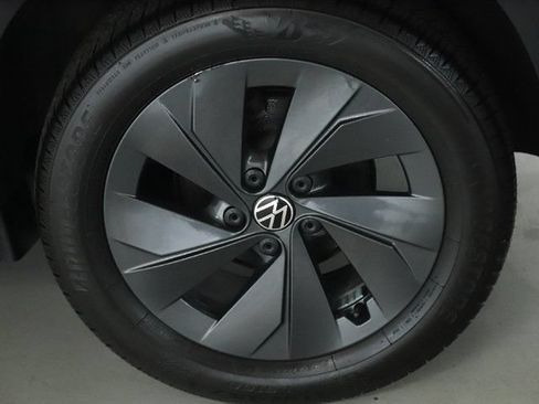 Used 2025 Volkswagen Taos S FWD image 39