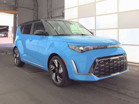 Used 2023 Kia Soul GT-Line image 3