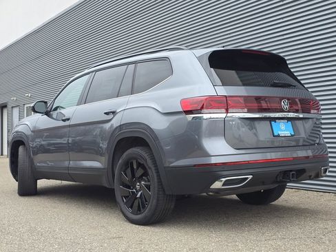 New 2024 Volkswagen Atlas SE image 10
