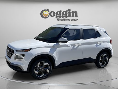 Certified 2026 Hyundai Venue SEL FWD image 1