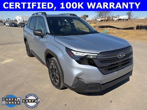 Used 2025 Subaru Forester Premium image 1