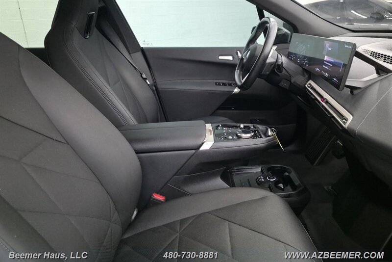 Used 2024 BMW iX xDrive50 w/ Premium Package AWD/4WD image 34