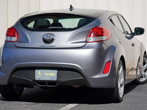 Used 2012 Hyundai Veloster FWD image 4