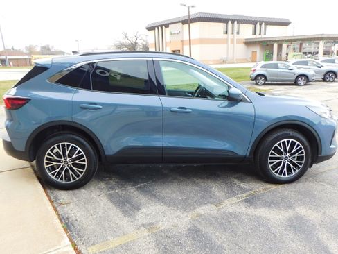 Used 2024 Ford Escape SE image 6