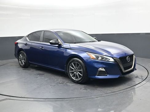 Used 2020 Nissan Altima 2.5 SR image 2