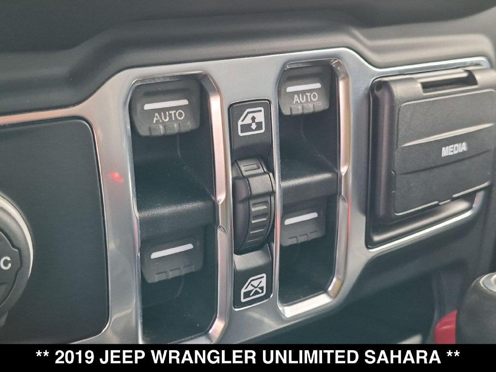 Used 2019 Jeep Wrangler Unlimited Sahara AWD/4WD image 27