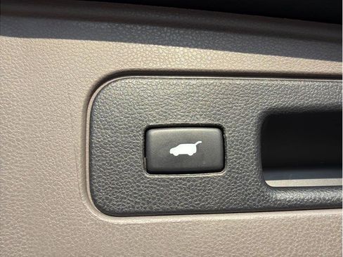 Used 2016 Honda Odyssey Touring image 8